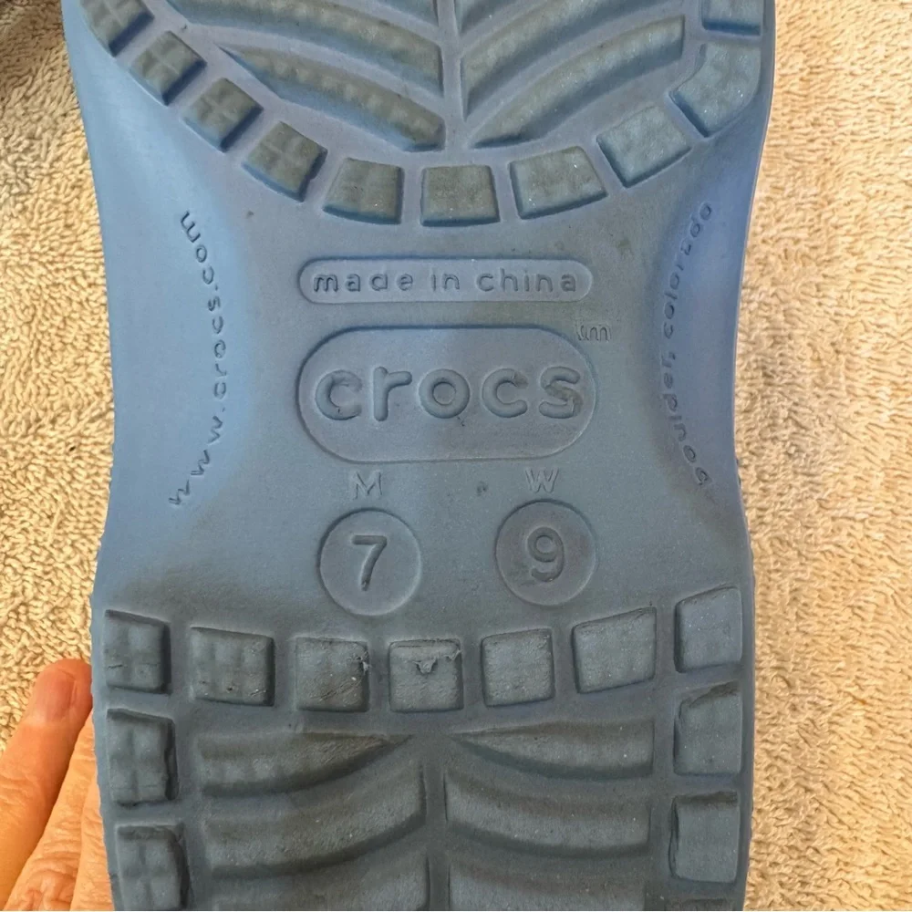 Crocs Classic Clog Blue M7 W9 w/ Jibbitz Starfish Turtle Save the Turtles Charms